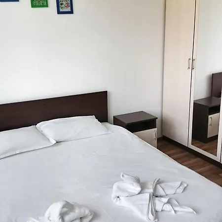 Lilly's Apartamento Ravda